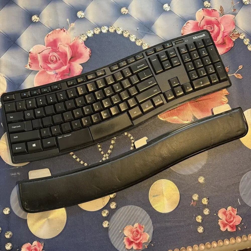 Microsoft Sculpt Comfort Wireless Keyboard With Wrist Rest KGR1173 No Dongle
